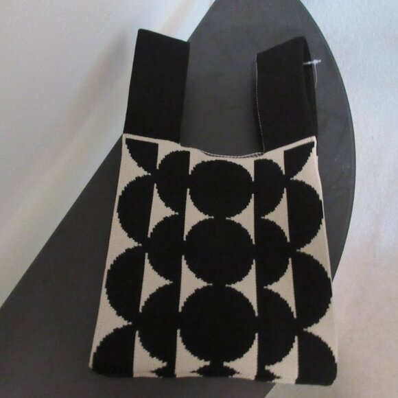 💕SALE - Unique Black & Cream Knit Tote Bag Shopper Bag 💕 - Picture 3 of 4